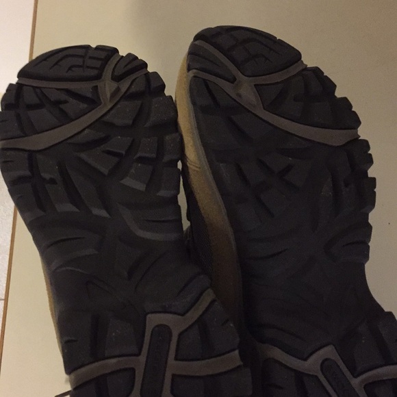 Shoes - Picture 4 of 4